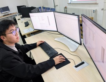 学生调试有限元法声波模型