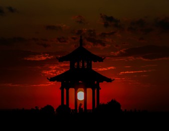 夕照下的静谧