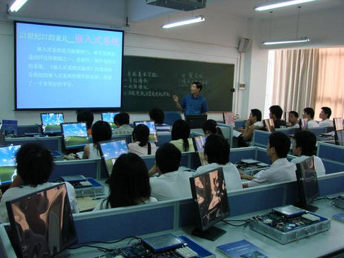 电信学院嵌入式系统实验教学