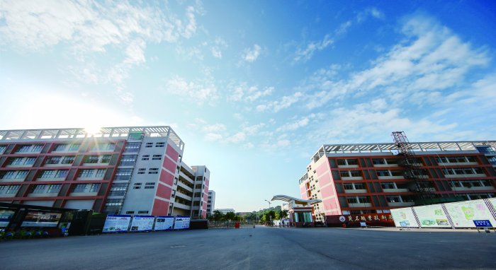 水东湾新校区校门