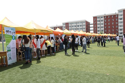 学院组织2016毕业生招聘会