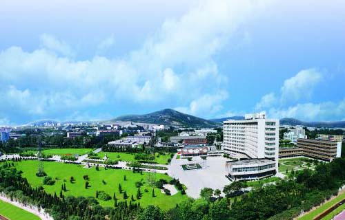 校园东山全景