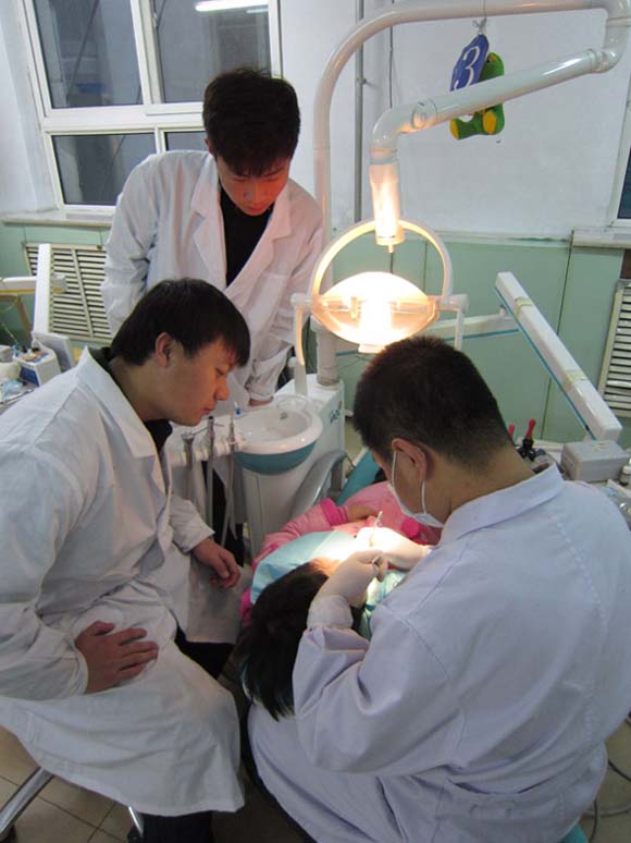 学生口腔医院见习 (2)