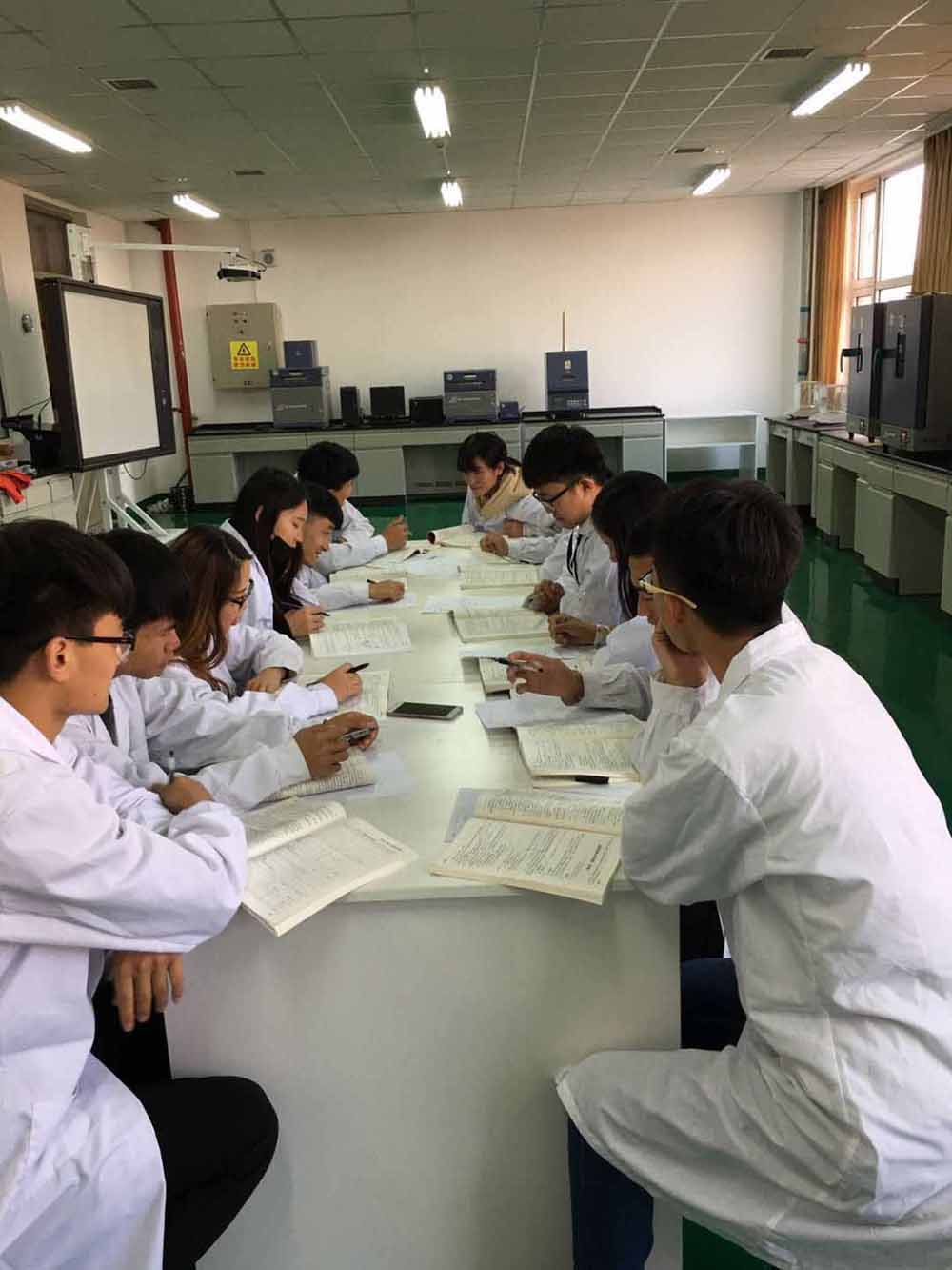 1学生校内课堂