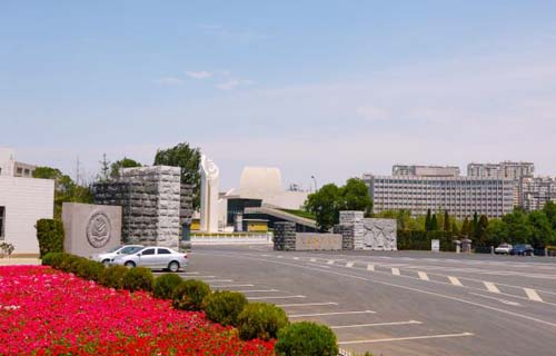学校新校门1
