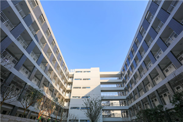 宿舍楼外部.jpg