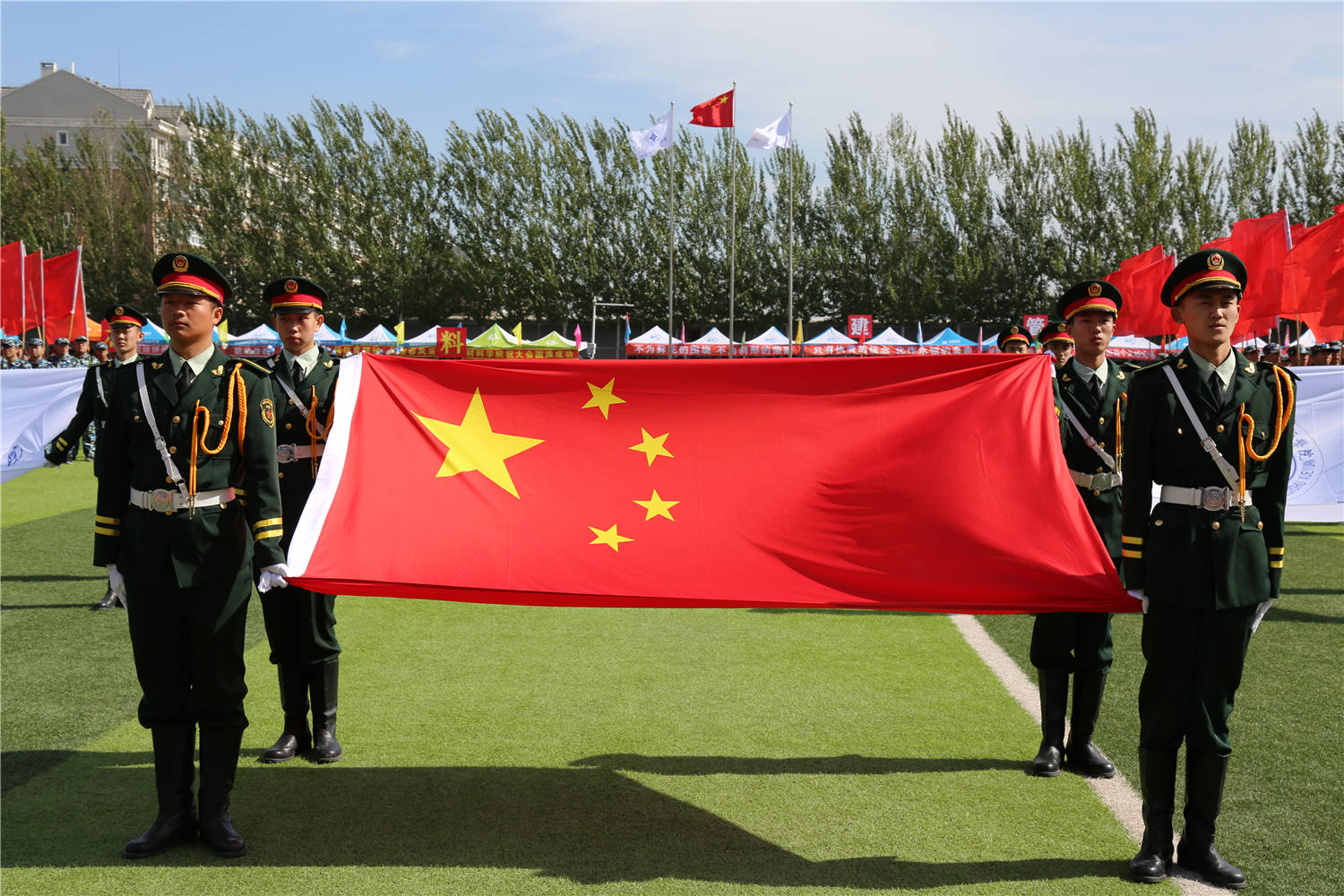 国旗班护卫国旗