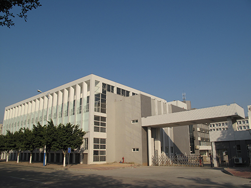 校门及体育馆