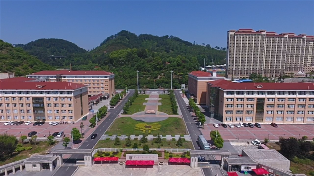 学院大门景观