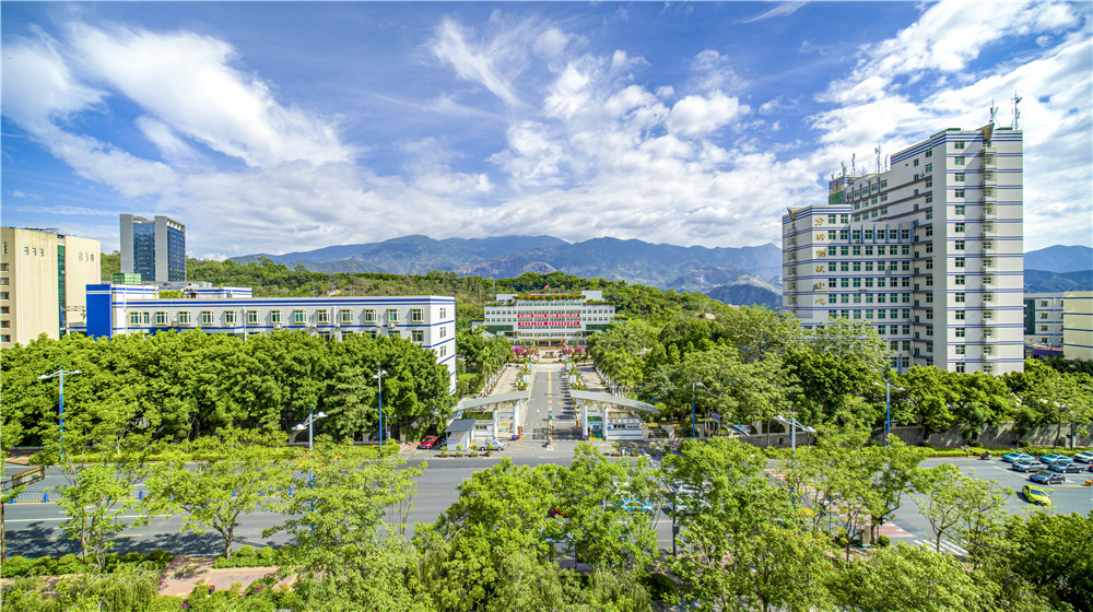 学校南门